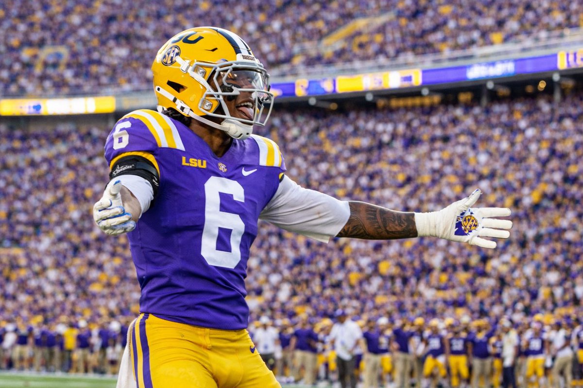 DaBayouBandit's tweet image. Best linebacker duo in the country 

Whit Weeks
Tj Dottery 

#JustDifferent