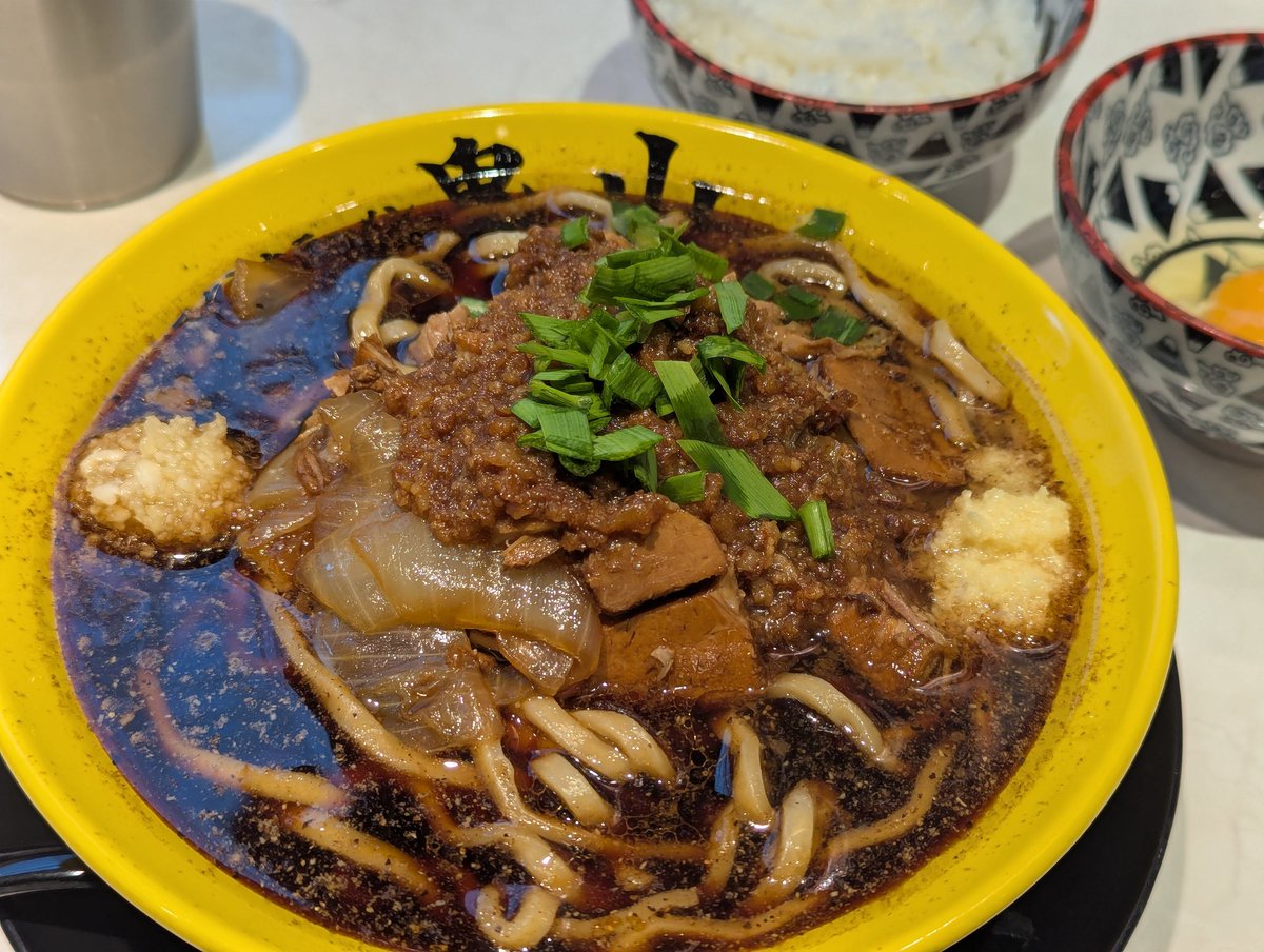 すず鬼系統初めて。雰囲気は掴み取れたか？細チャーなのが微妙に感じたが、仕込みコスト都合かな。本流のバラのが美味いよなきっと。 (@ スタミナラーメン鬼山 渋谷区, 東京都) swarmapp.com/user/57154515/…