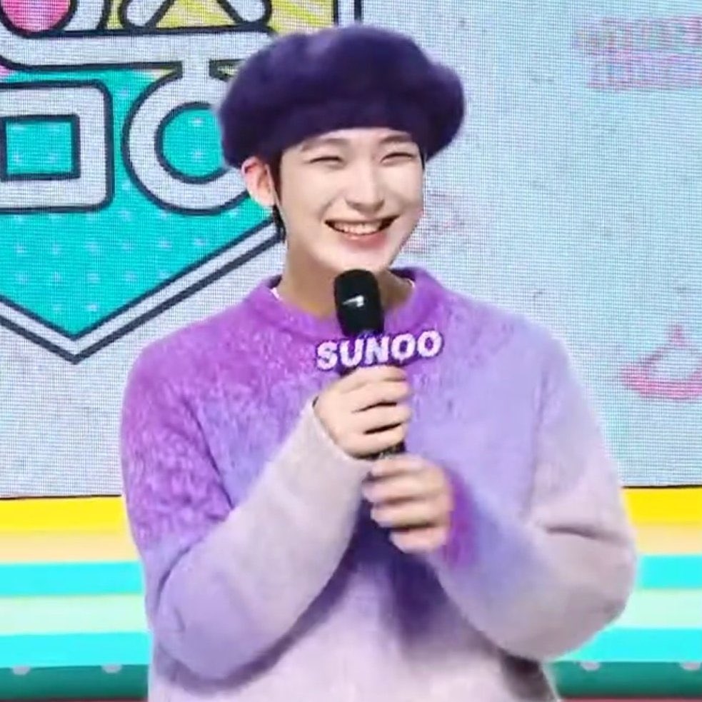 enginafess's tweet image. -en sunoo di hari jumat vs sunoo di hari sabtu 😭😭