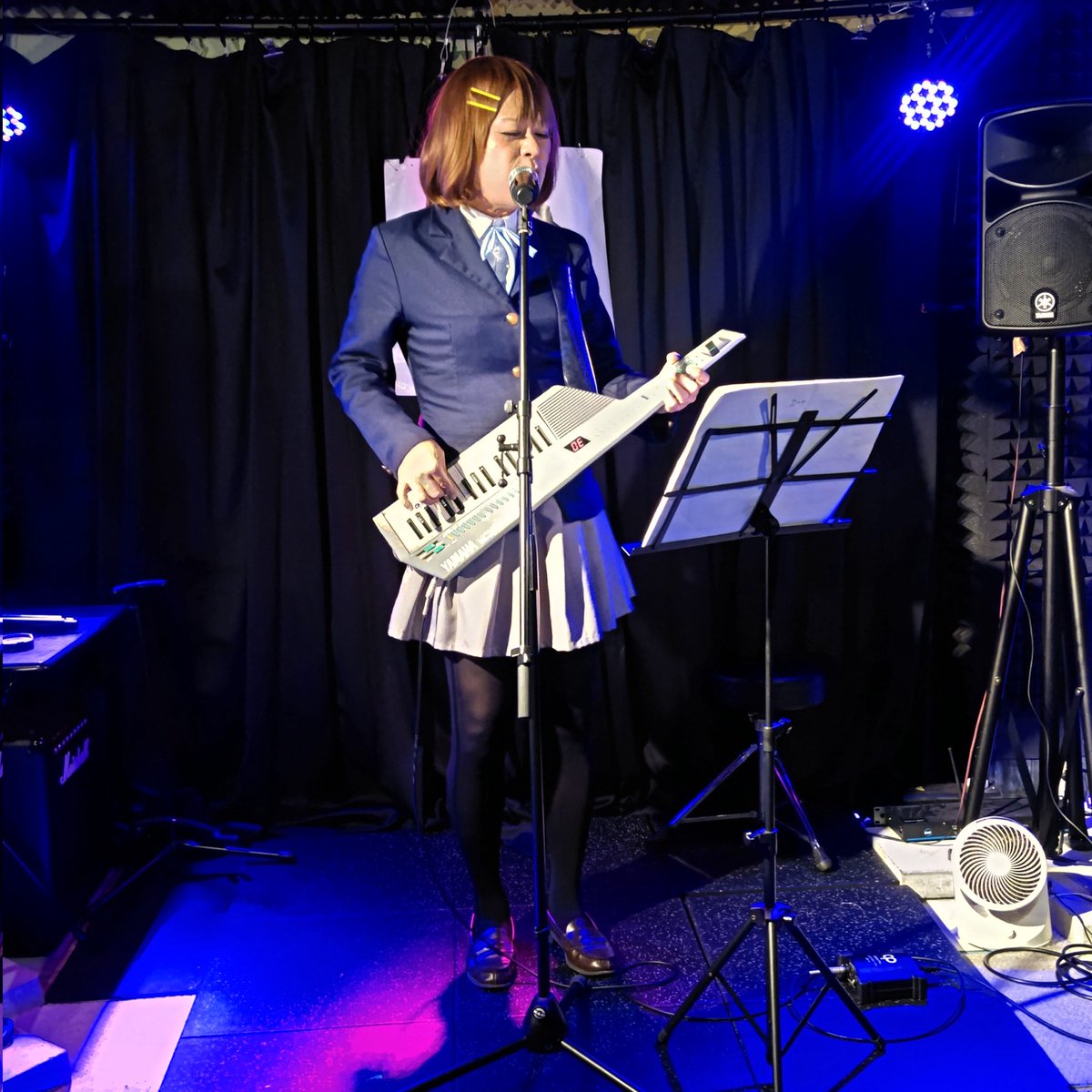 HAPPY NAO YEARライブ
6組目は僕らの
破魔庵さん。
ちなみにちょぱみさんは破魔庵さんのファンです。
特に全日本航空のあの曲が良いよね。