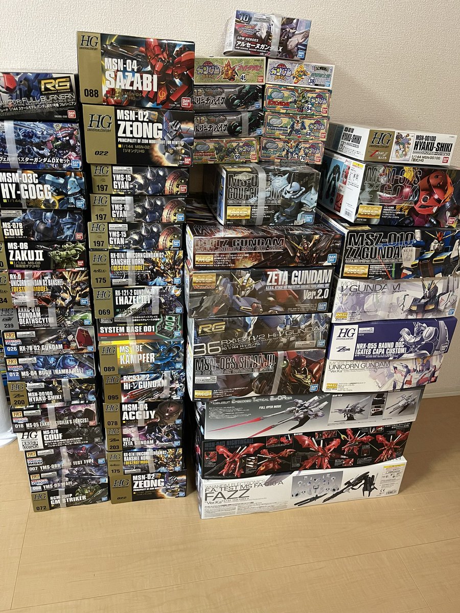 wildturkey54112's tweet photo. プラモの置き場が全く無くなってきた…
ガンプラ放出しよかなぁ
でも二束三文の買取に持ってくの嫌だ、わがままだけど。
欲しい人居ないかな
とりあえず今コレらがリビングに進出してるからどうにかしたい https://t.co/BEnHGUaAWA