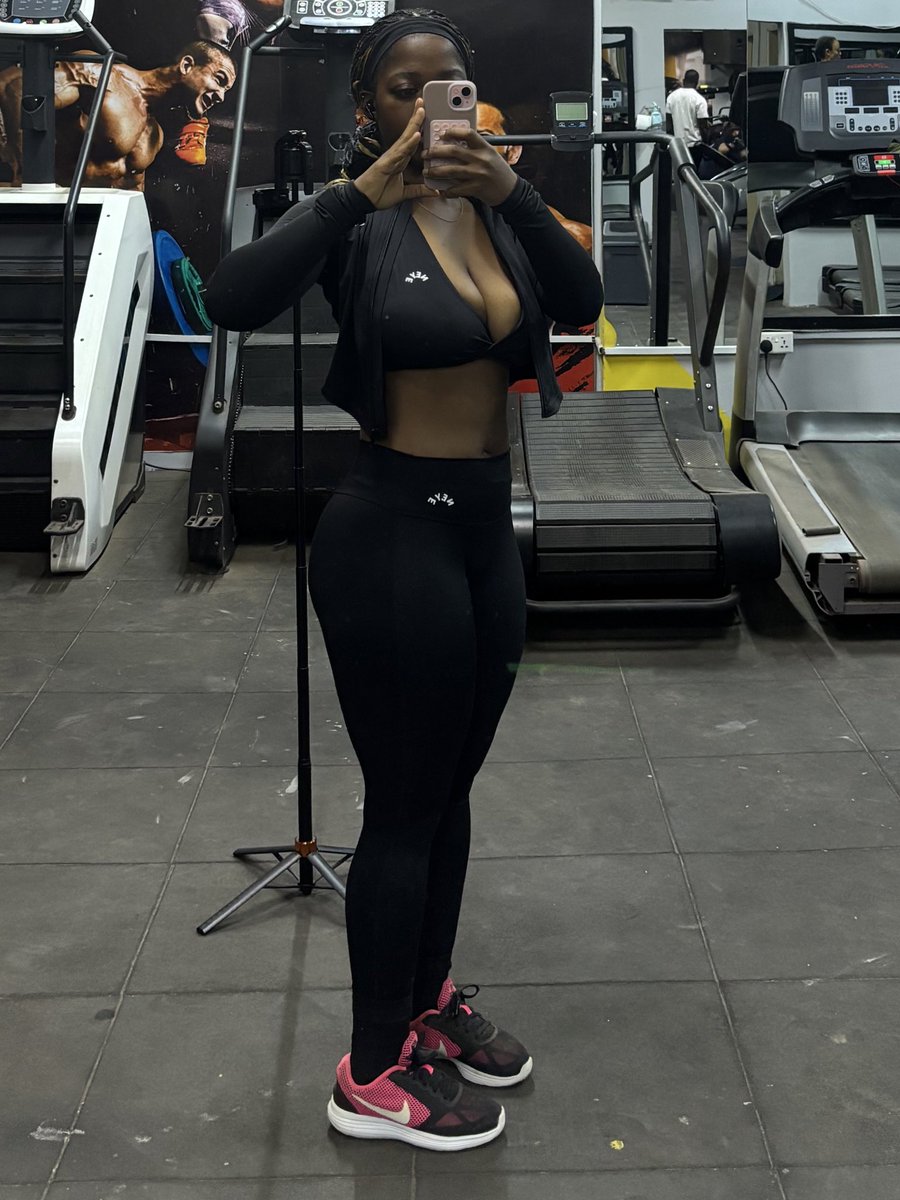 amarajpeg's tweet photo. a little before and after! 20kg+ down! https://t.co/Hpuy0xHW7t