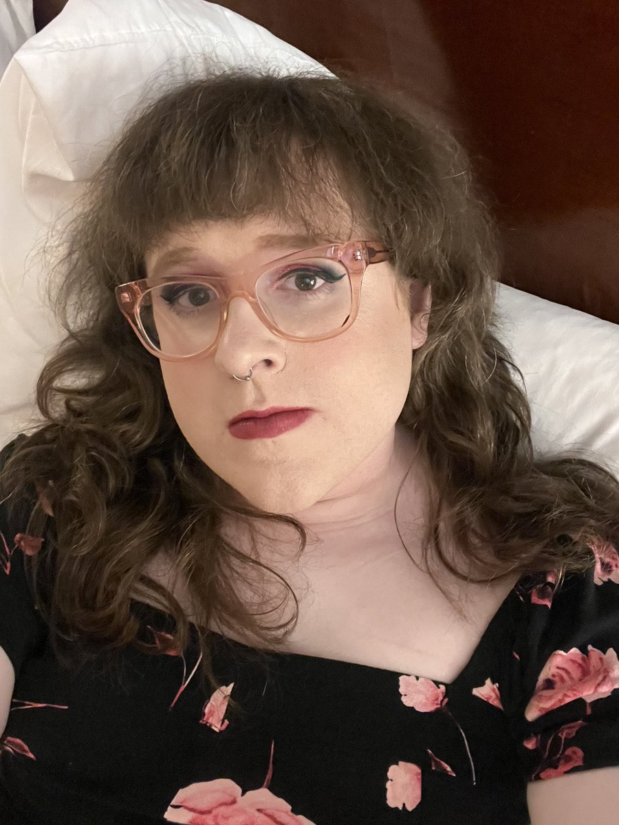 ruby_blushing's tweet photo. the face card and the ass card. come say hi! ☺️#trans #model https://t.co/GoMO6SpZXi