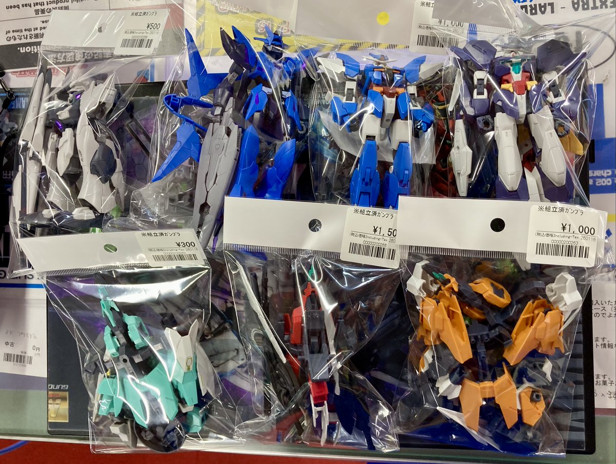 組立済みガンプラ、コアガンダム系が入荷しました！ アーマーを
