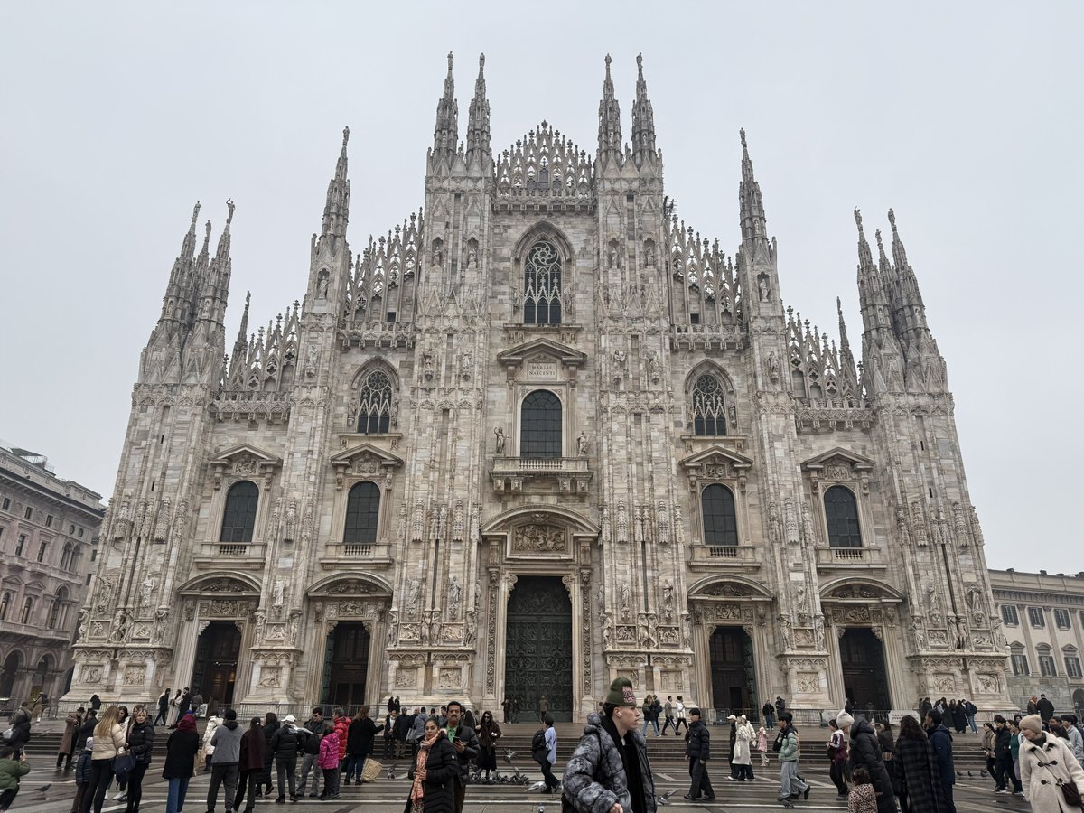 오랜만입니다 여러붕
저는 지금 이탈리아입니다