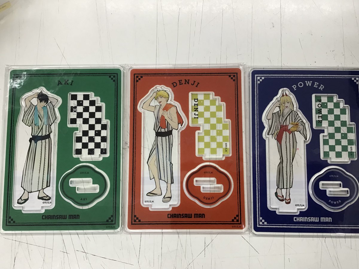 入荷情報』 #チェンソーマン ×極楽湯コラボのアクリルスタンドを