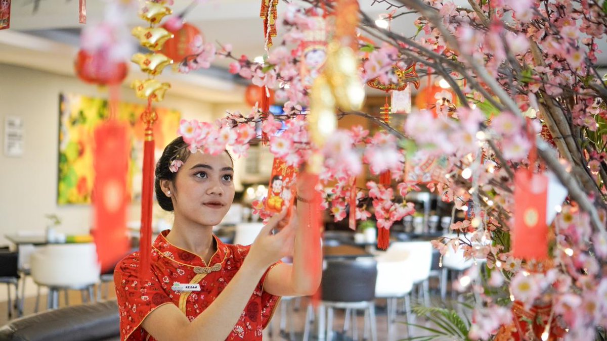 Sambut kemeriahan Imlek bersama Savana Hotel Malang 🧧✨
Nantikan sajian spesial Chinese New Year Package yang kami siapkan untuk menemani momen kebersamaan Anda di tahun baru.
Rayakan Imlek dengan cita rasa istimewa dan suasana hangat di Savana. 🥢🎉