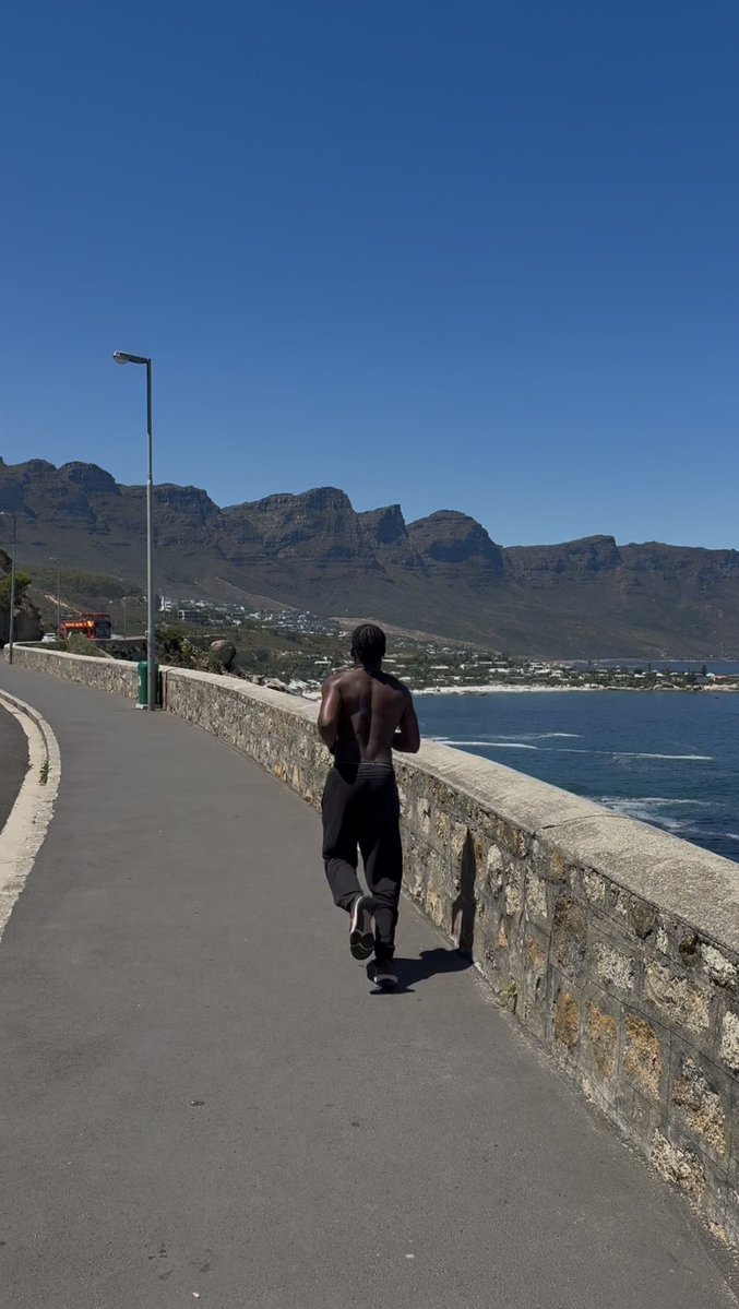 0llyfyb's tweet image. i was going to tell u i’m improving