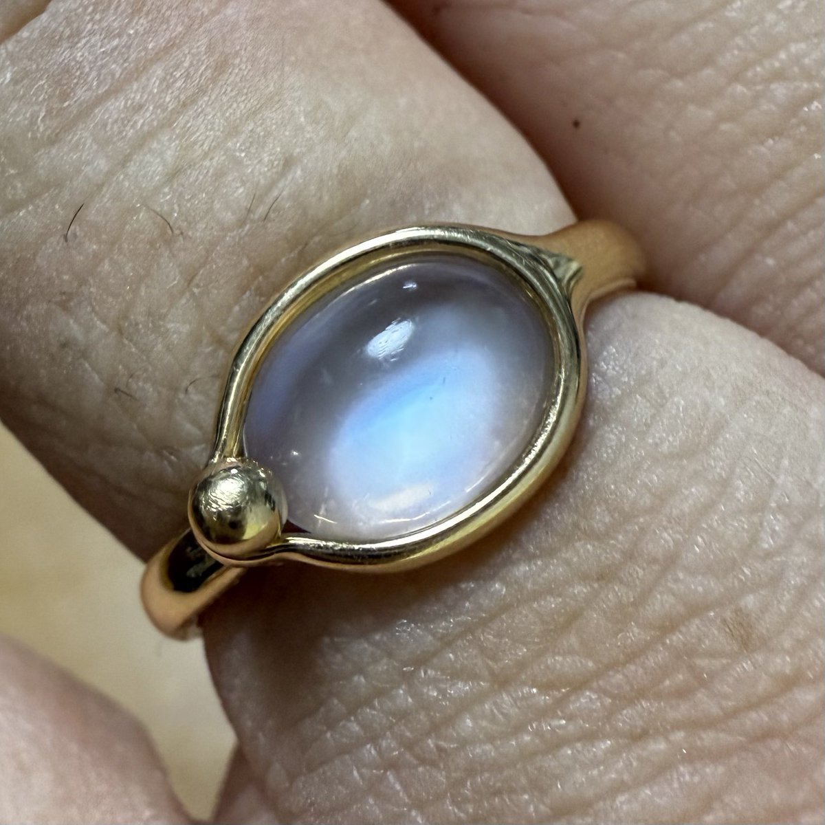 値下げしました。ムーンストーンペンダント ジョージジェンセン 今日はジョージ・ジェンセンのYGにムーンストーン。 トールンという