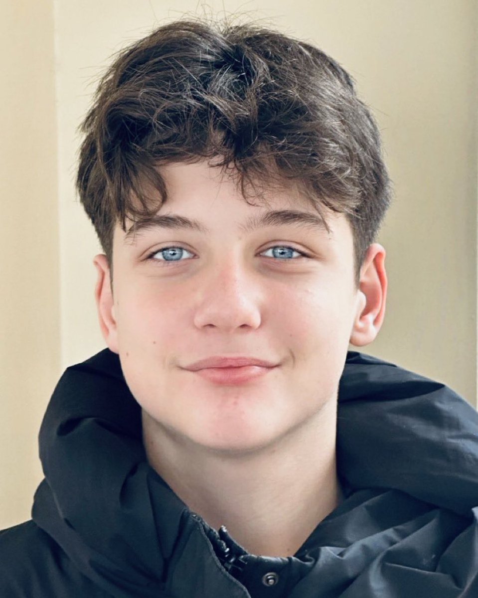 Bu milletin melek yüzlü çoçuklarını bir hiç uğruna katledenler sokakları pkk sempatizanlarına teslim edenler, katilleri yaşı küçük diye cezalandırmayanlar sitemin üzerinde oturanlar Allah var mahşer günü var…#AtlasCağlayanİcinAdalet #MattiaAhmetMinguzzi #HakanCakırİcinAdalet