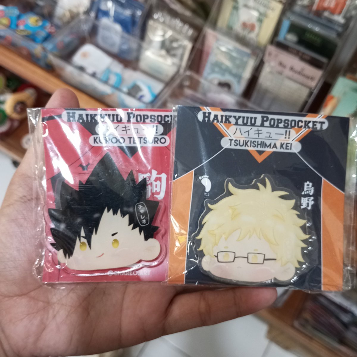 Dialupanama's tweet image. Jastip pop socket! 

Ada jjk, haikyuu kny sama ghibli. Ada keychainnya jugaa. Kalo mau ditunggu sampe jam4
