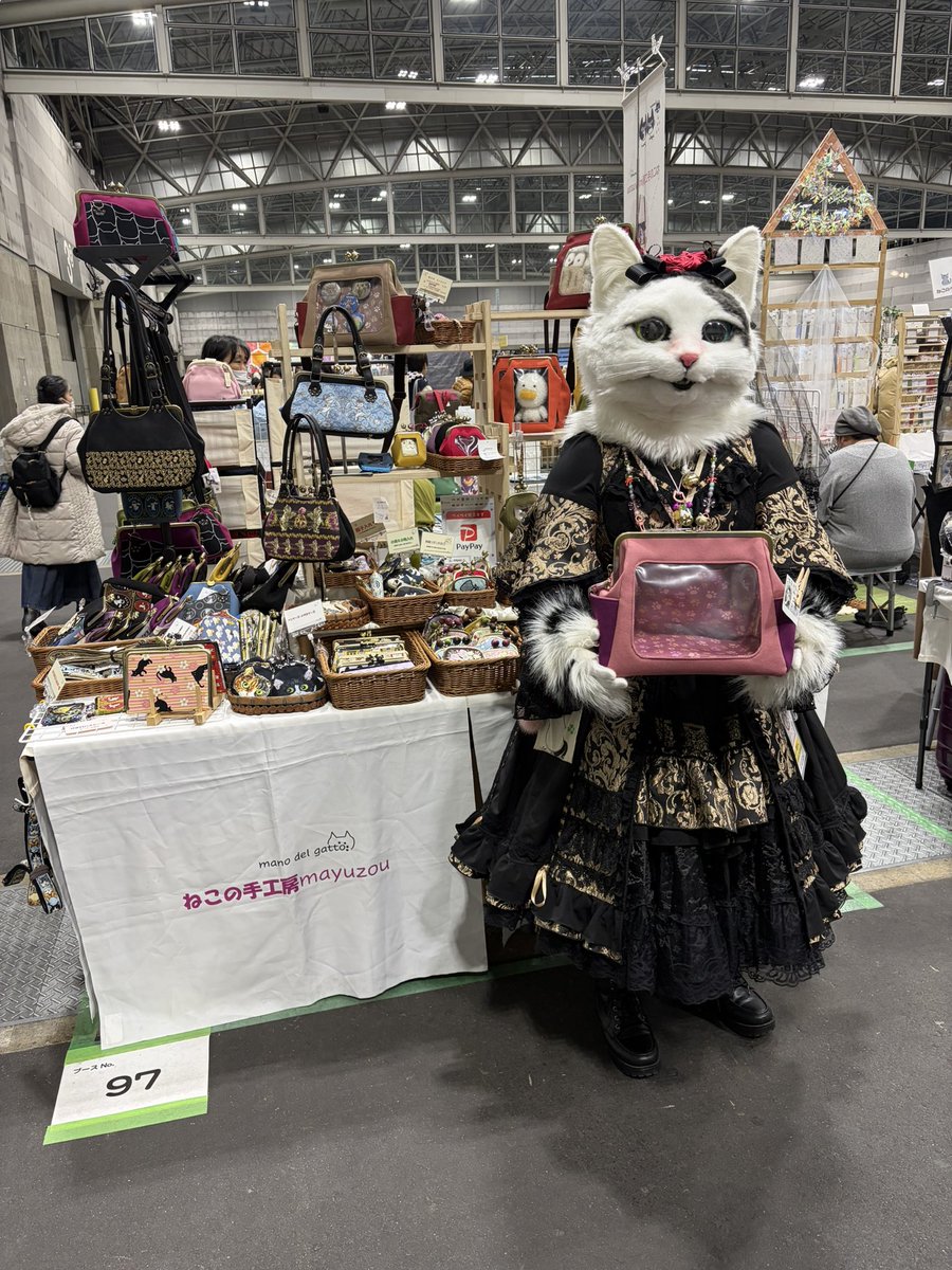 まゆゆの作品はどれもステキなんだにゃ。今回はコチラをおすすめするにゃ！