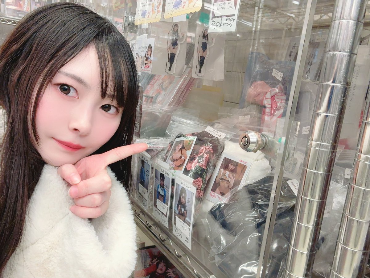 撮影会前にザウルス追加してきました！
今回は家の大掃除もあって小物がおおめ。

ｲﾁｵｼ✔
○前回のコスホリ新作(ROM、写真集、アクスタ)
○作品＆着用衣装のセット

ぜひ！