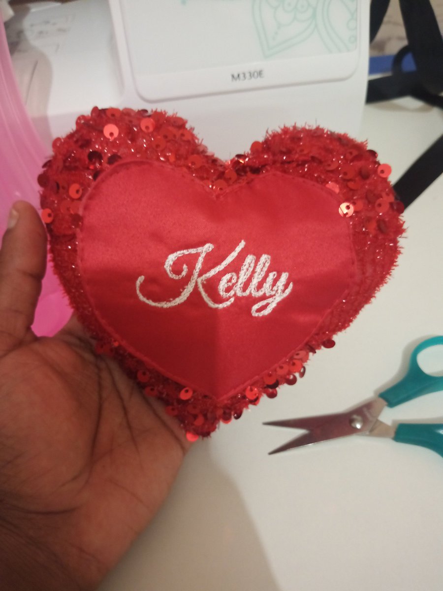 _RalesPillows's tweet photo. 💝 Personalized Mini Heart Cushions
📏 13 cm × 13 cm
✍🏽 Any name | Perfect Valentine’s gift
💰 R120 each
📦 Limited stock – Order early ❤️ https://t.co/PX8b0Cp0iI