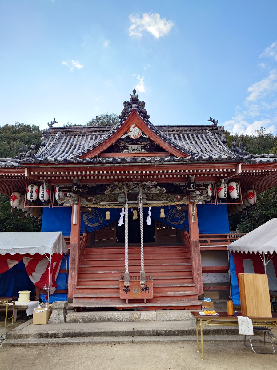 #古城山稲富稲荷神社
#宇迦之御魂神
笠神社に参拝しようとして、誤って辿り着いたのが 稲富稲荷神社。
「間違って参拝した」のではなく、「導かれて参拝した」。
そんなふうに感じさせてくれる神社でした。
 instagram.com/reel/DTmkkkcDu…