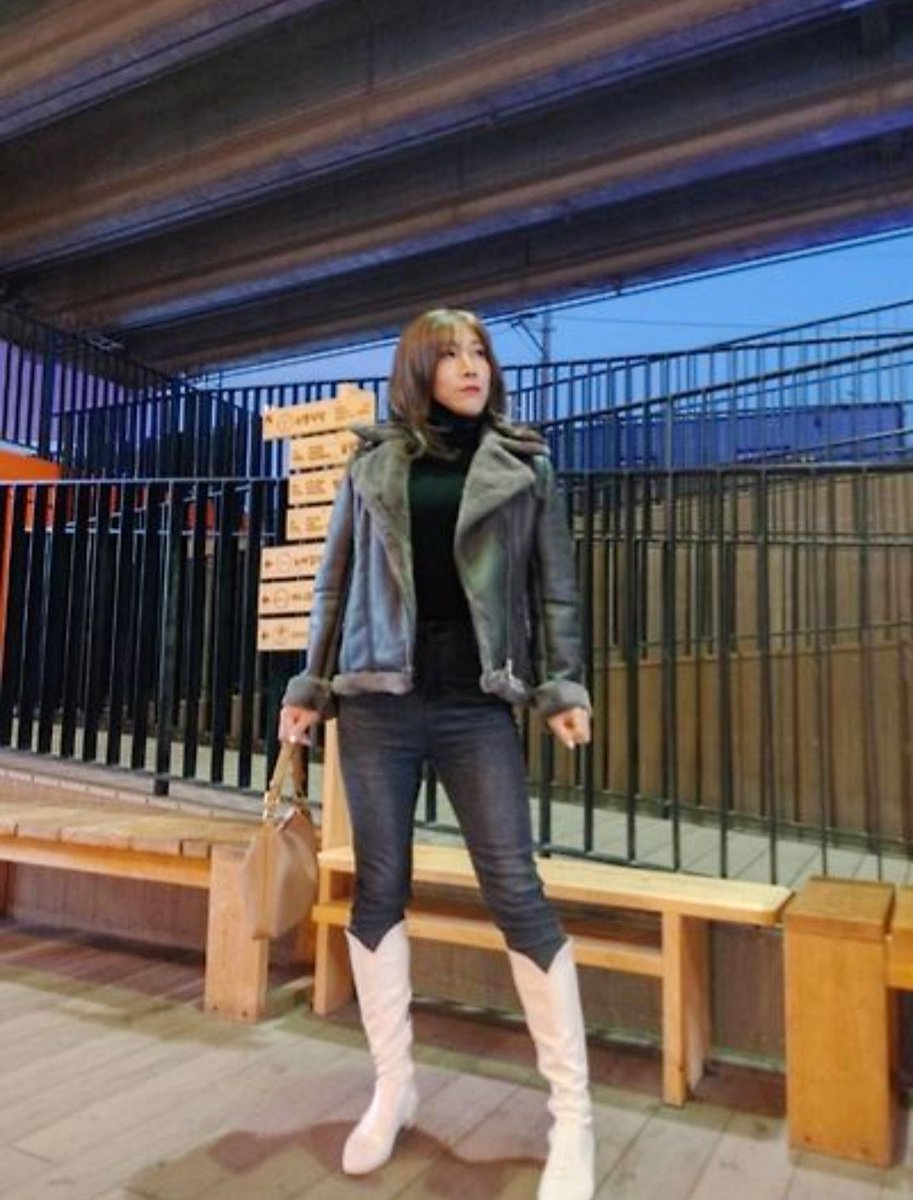 옷이 많이 있는데도, 사고 또 사고,그래도 계속 쇼핑 하고 싶음🤣