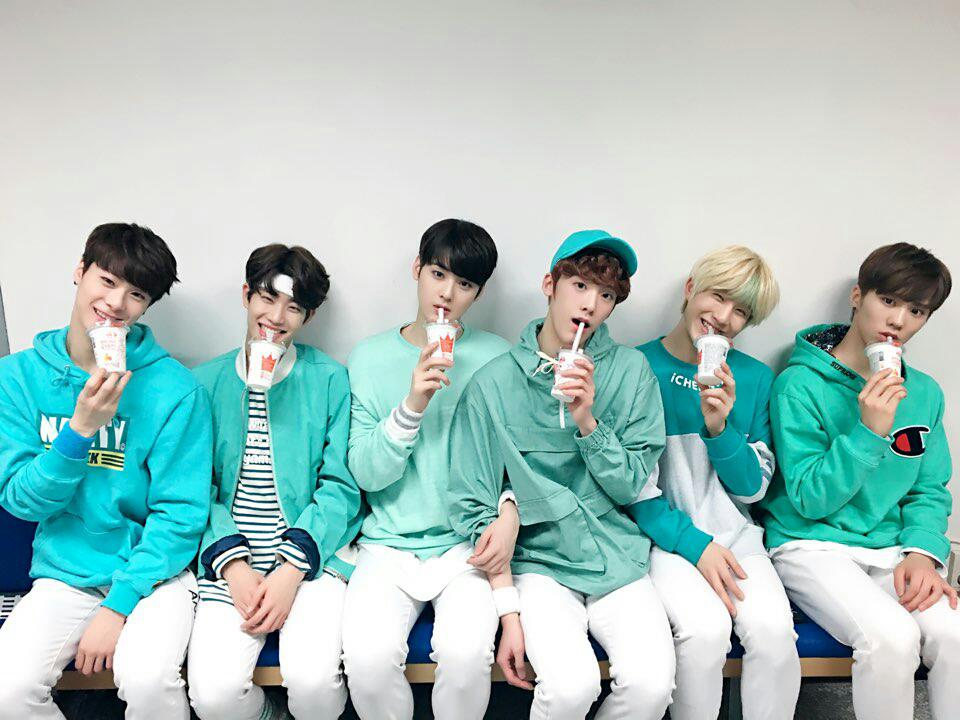 shaorang777's tweet photo. 보고픈 동미니.
주말엔 갤러리 몰아보기 https://t.co/i1lb4Iro4Q