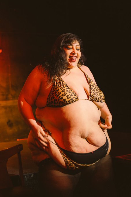 Rose Vixen 🌹 SF JUNE/VEGAS JULY - 2 pic. RT if you loveee phat strippas 👠 See me in VEGAS 1/20 dancing for @bbwstripnight @curvyparties ❤️‍🔥 https://t.co/EKRwQAAt6i