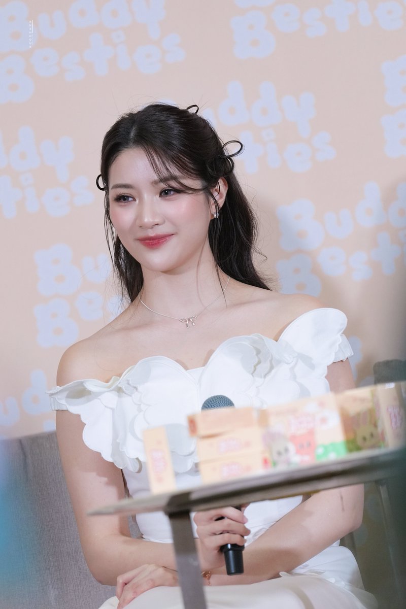 rushhour39's tweet image. ลุคเจ้าหญิงสุดๆ

 GINJAY X BUDDYBESTIES
#GinJayHappyMoment
#ginnynatnicha