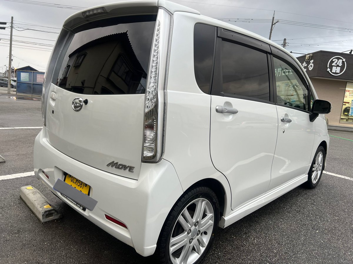 いけると思ったやけどダメだった
手洗い洗車したけど、ふきあげ終わる前に車もろともびしょ濡れフィニッシュ
ヘッドライト汚いのは触れないでほしい
触れた人新品ヘッドライト買ってくださいね