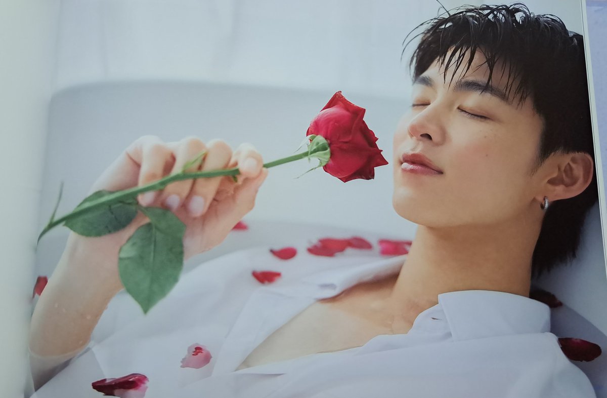 Pu68Sareeya's tweet image. ผู้ชายกับดอกไม้เข้ากันจริงๆๆเลย
#Meennicha8