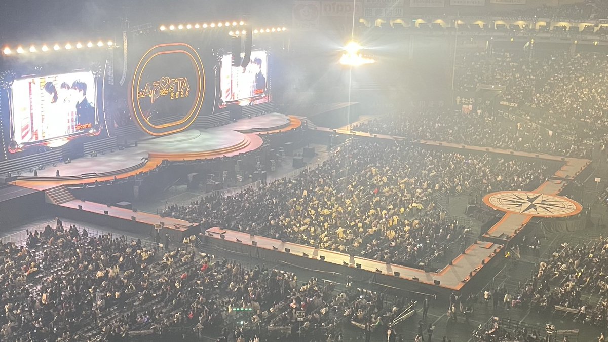 ひざ借りよう tweet media