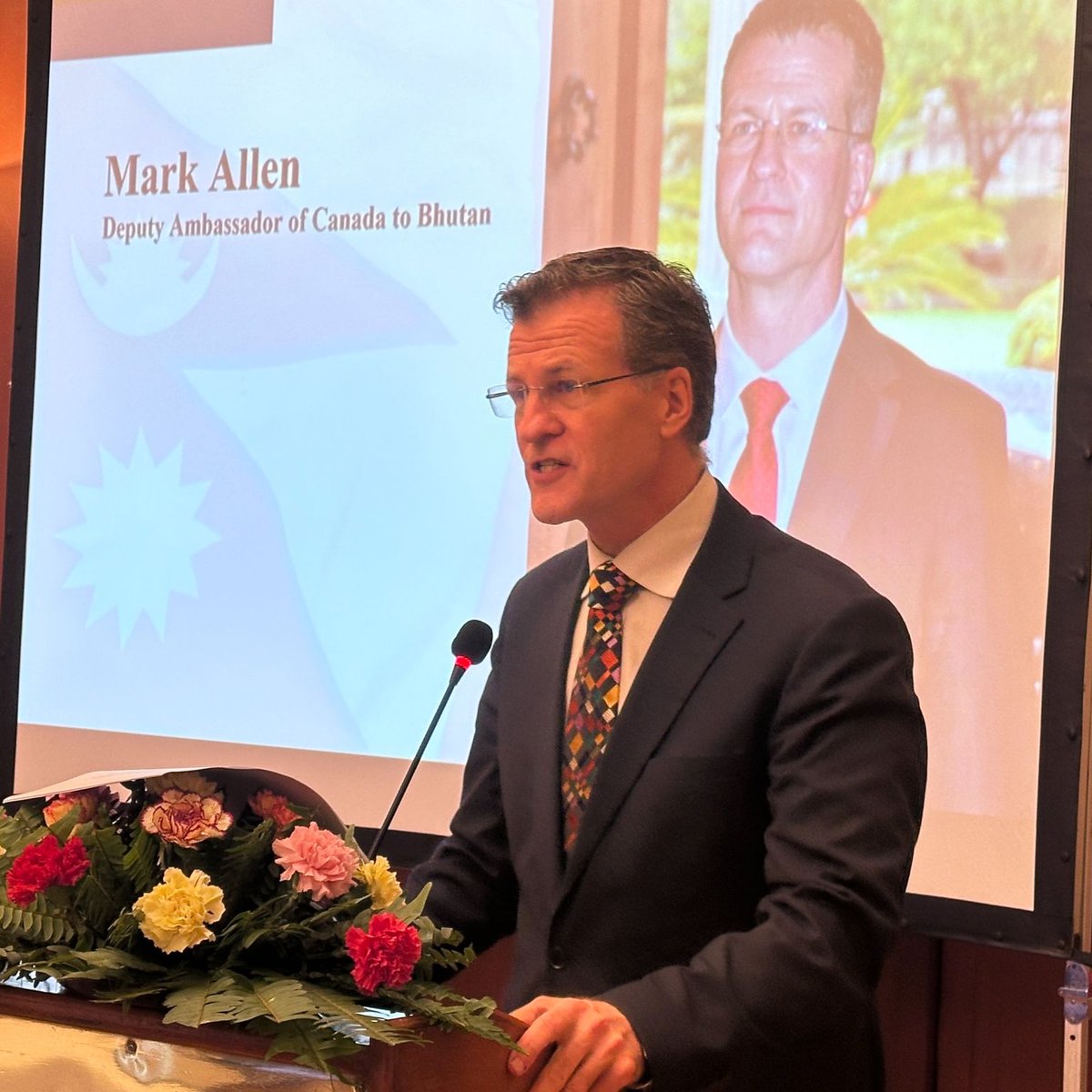 SociallyBlog tweet media