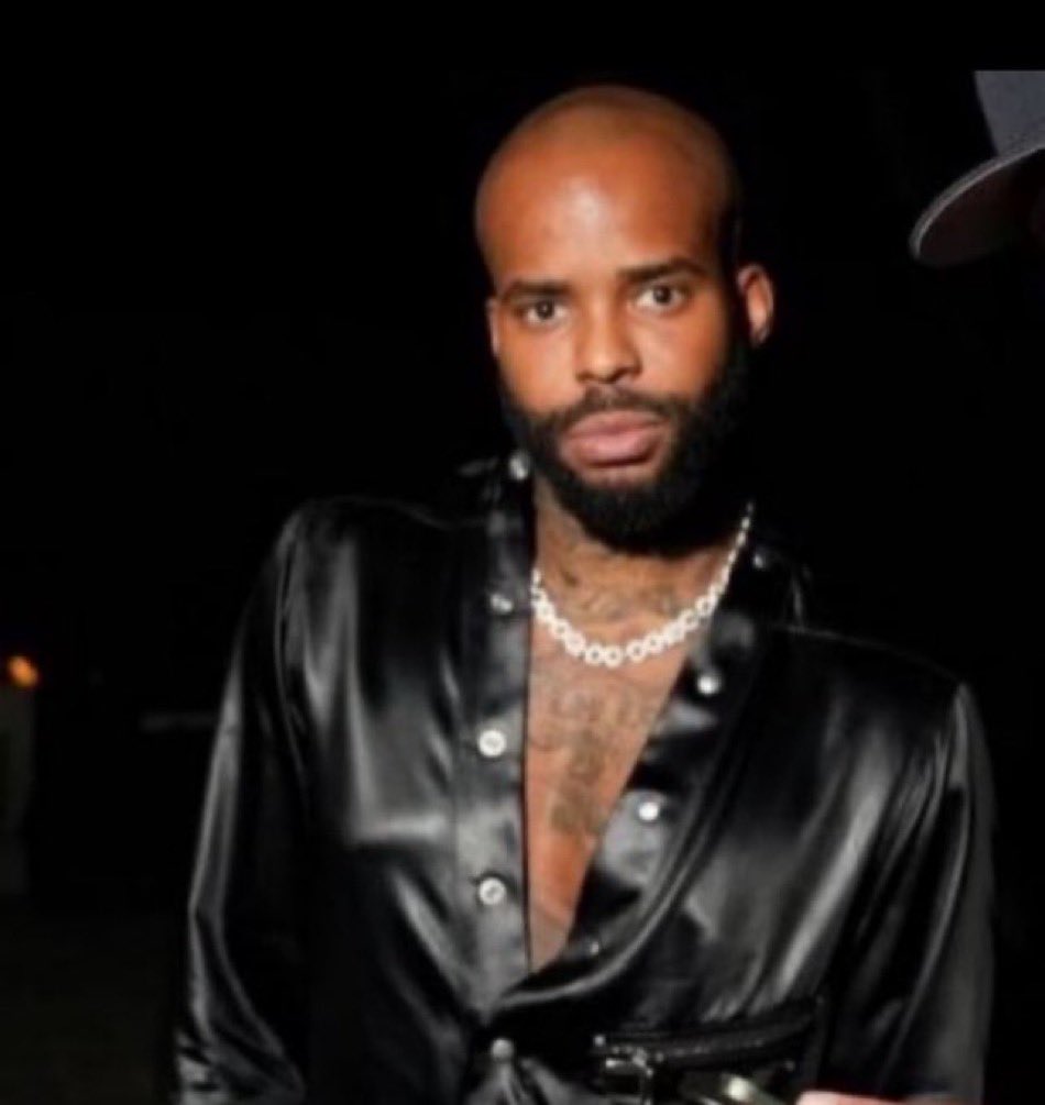 Someone with this profile picture just liked my post…