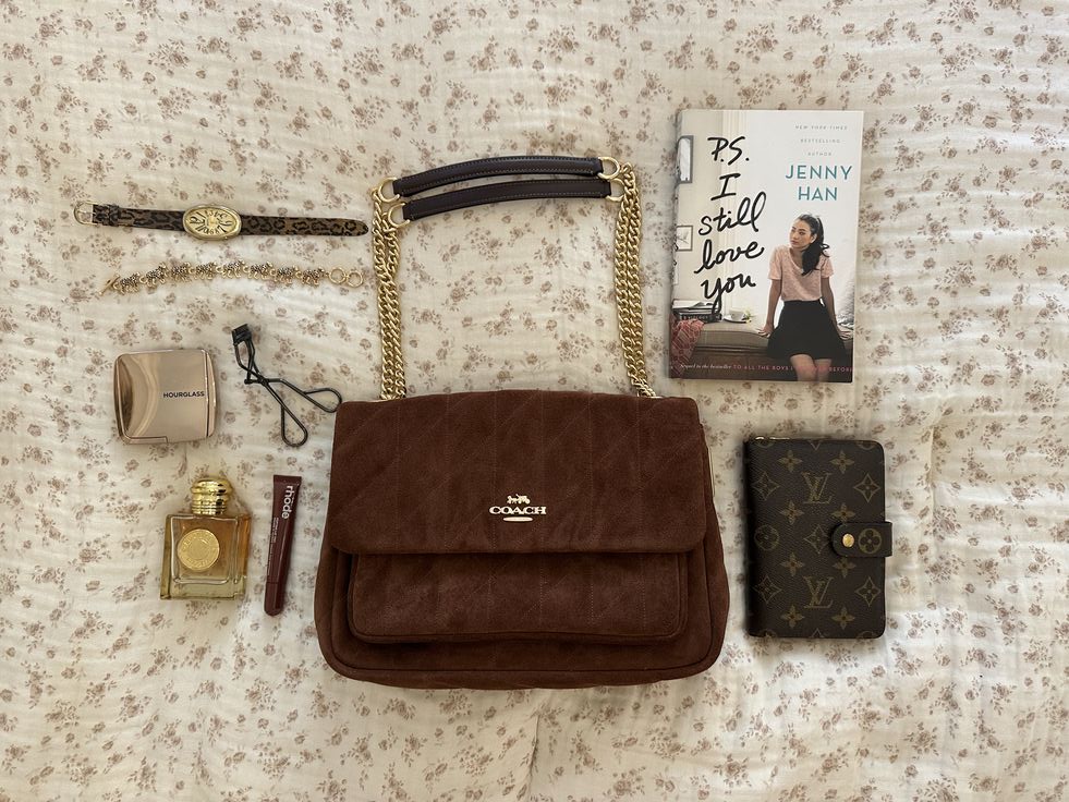 scarlettwants's tweet image. Essentials