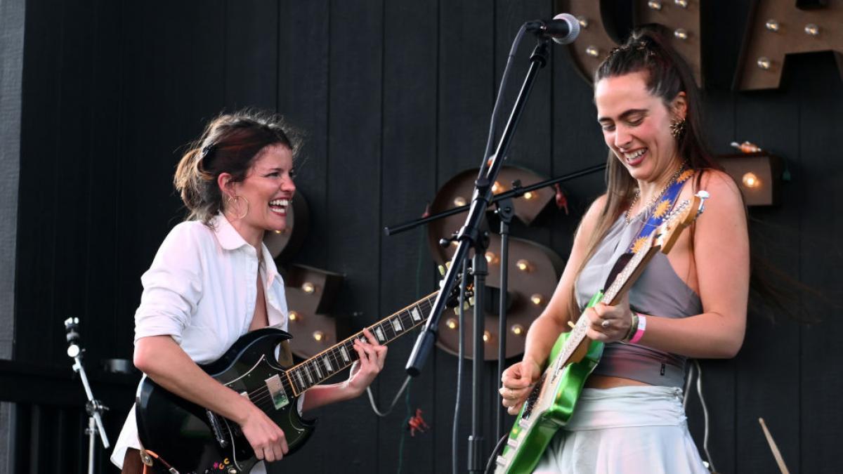 Hinds: 'En España seguimos viendo el ir a un concierto como si fuera un plan gamberro únicamente de ocio'

Por <a href="/marinaprats2/">Marina Prats</a>
 dozz.es/0kja55