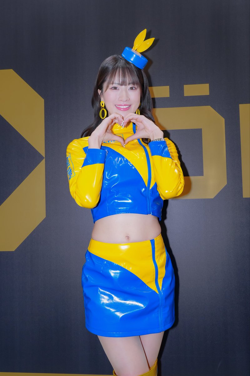 ゆりりん 2026.01.10 #東京オートサロン #OHLINS ブース さかいゆりや さん