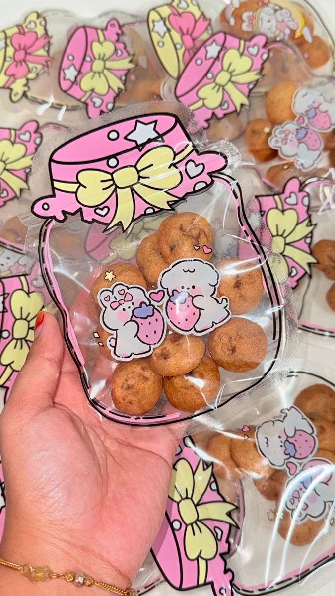 by_tira's tweet photo. Yes, saya jual doorgift cookies 🍪🤤 1 pack RM4 ada 10-12pcs inside. Sesuai untuk any event. Cookies kita sangat sedap tauu. Jangan lupa RT post saya untuk sesiapa yang mencari goodies. 

📍Sikamat, Seremban 

Kalau nak order meh la whatsapp saya : https://t.co/iwyck47cSG https://t.co/iLOShBNDkc