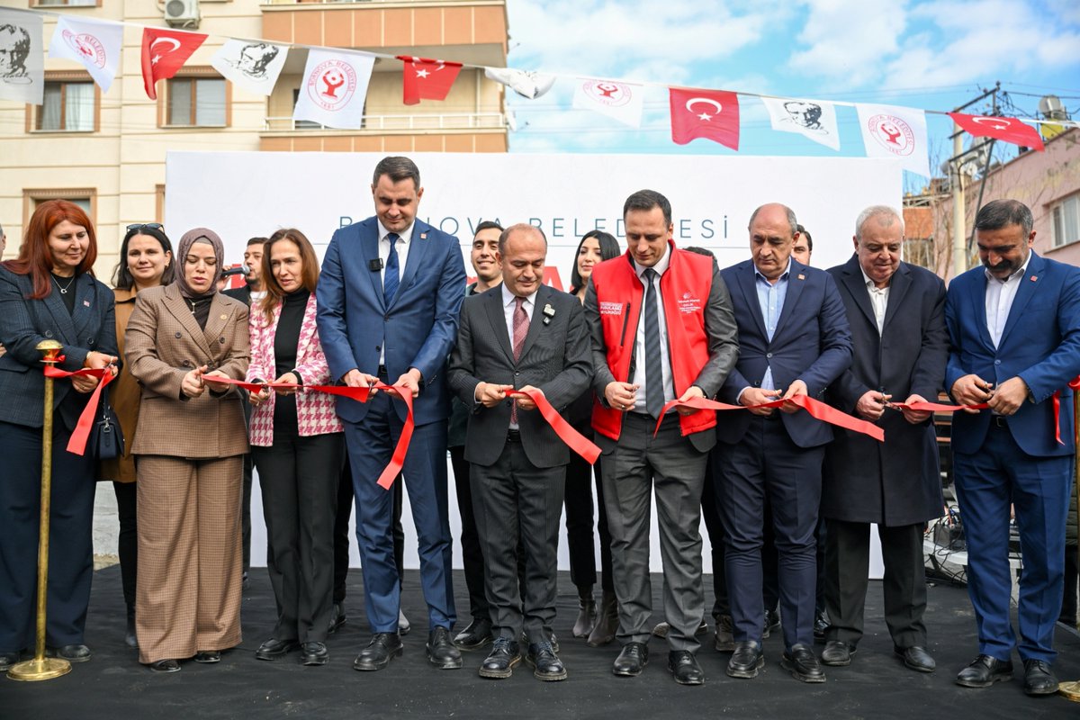 demokratgundem's tweet image. Bornova'da etin en ucuz adresi açıldı
Kent Kasap! 🥩 🧿

Bornava Belediye Başkanı @omereskichp : 

"Yoksulun sofrasını kimseye teslim etmeyeceğiz!"

✅ Piyasanın yüzde 40 altına satış
✅ Kızılay Mahallesi'nde hizmette
 ✅ Sosyal belediyecilikle halkın yanındayız

👇 DETAYLAR…