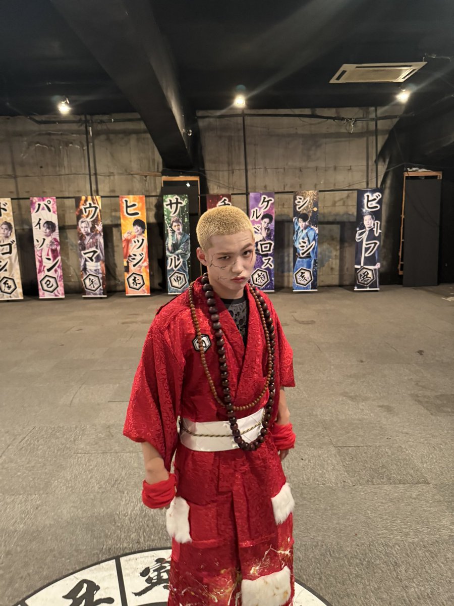 tjbb_'s tweet image. 【#オフジェット📸】

今夜放送の第二話「万引き篇」で
活躍するチキンさんです🐓
@Hinata_sslux4 

もう1人の担任役は誰か予想しながら
放送を楽しみにお待ちくださ💫

『#DARK13 踊るゾンビ学校』🧟🏫
-万引き篇- 

今夜26:30〜放送スタート✨

—————
📺テレビ朝日
毎週土曜26:30〜
⁡
📺ABCテレビ