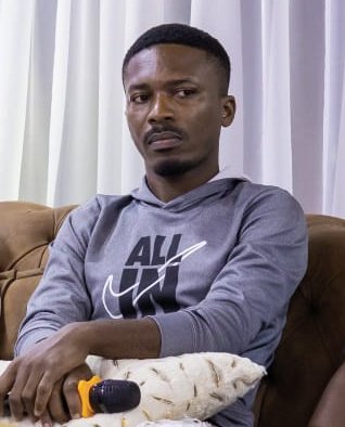 Please, we joke and have fun, but dont disrespect me if you dont think i can play for <a href="/ManCity/">Manchester City</a> .
Who gave my number to the security men at Etihad?? 238 missed calls,why?