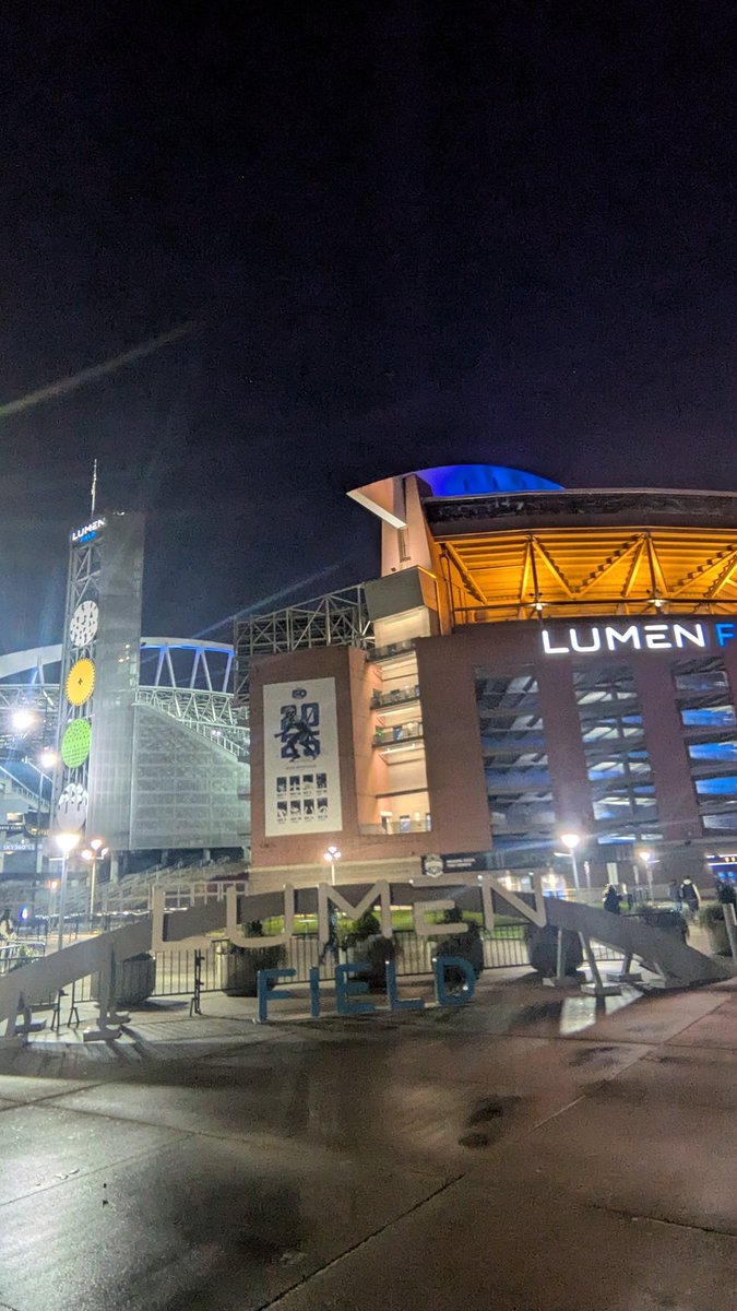 Tomorrow 💚💙 #gohawks