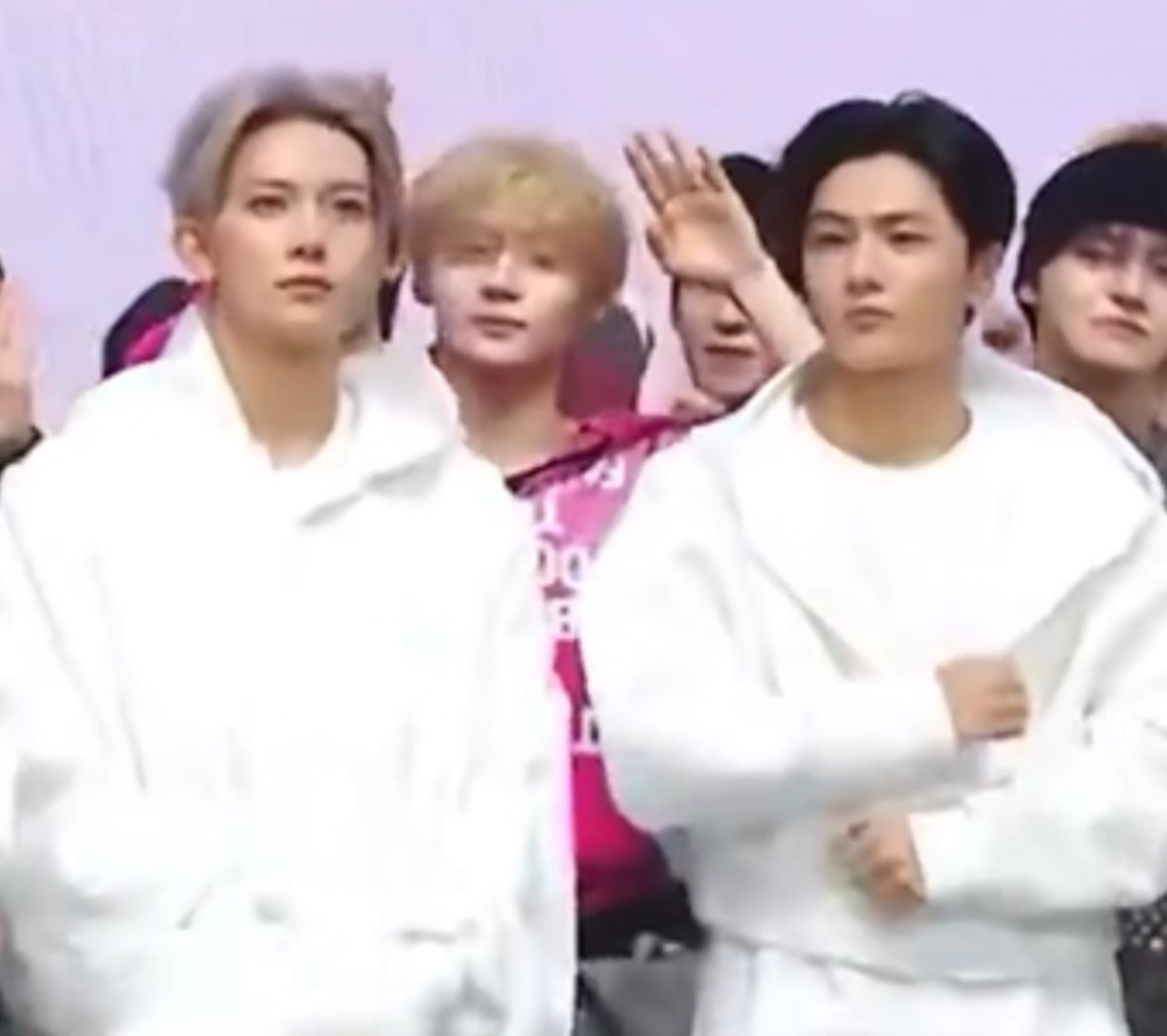 sangwonfairy_'s tweet image. just how fast the night changes? 🥹✨

from this:                                     to this: