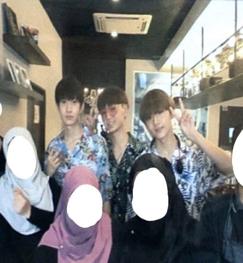 sangwonfairy_'s tweet image. just how fast the night changes? 🥹✨

from this:                                     to this: