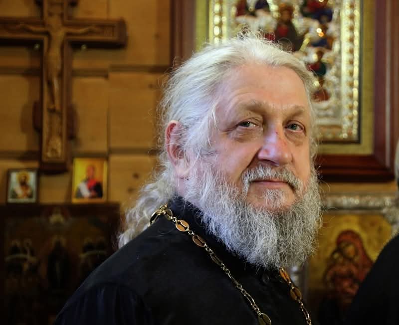 Angelina_Lina8's tweet image. He Went to Hell and Came Back: Priest Anatoly Pershin, Former Rock Musician, Survived Clinical Death.

"I received 11 stab wounds. With my last strength, bleeding out, I crawled across the asphalt to an ambulance. It, by my luck, happened to be nearby. The last thing I saw before…