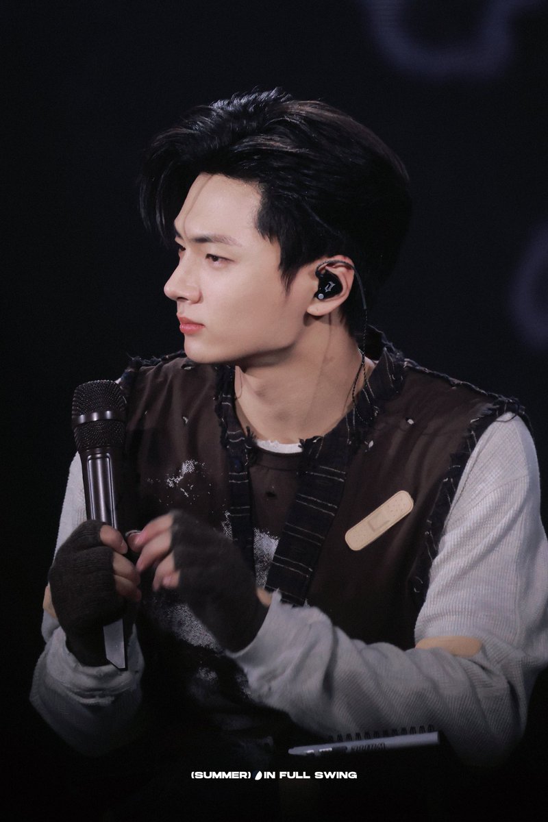 summerinfullswing tweet media