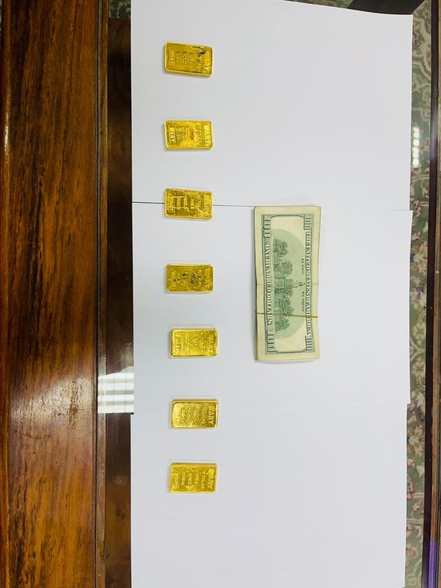 FBRSpokesperson's tweet image. #Pak_Customs at Jinnah Intl Airport, Karachi, foiled 2 attempts to smuggle gold &amp;amp; US$ to #Dubai &amp;amp; #Istanbul.
10 STB gold bars (100 tolas) &amp;amp; undeclared USD 11,900 were seized. Combined value: PKR 50.682m. FIRs lodged under the #CustomsAct, 1969.1/2 
@IRSPakistan 
@RadioPakistan