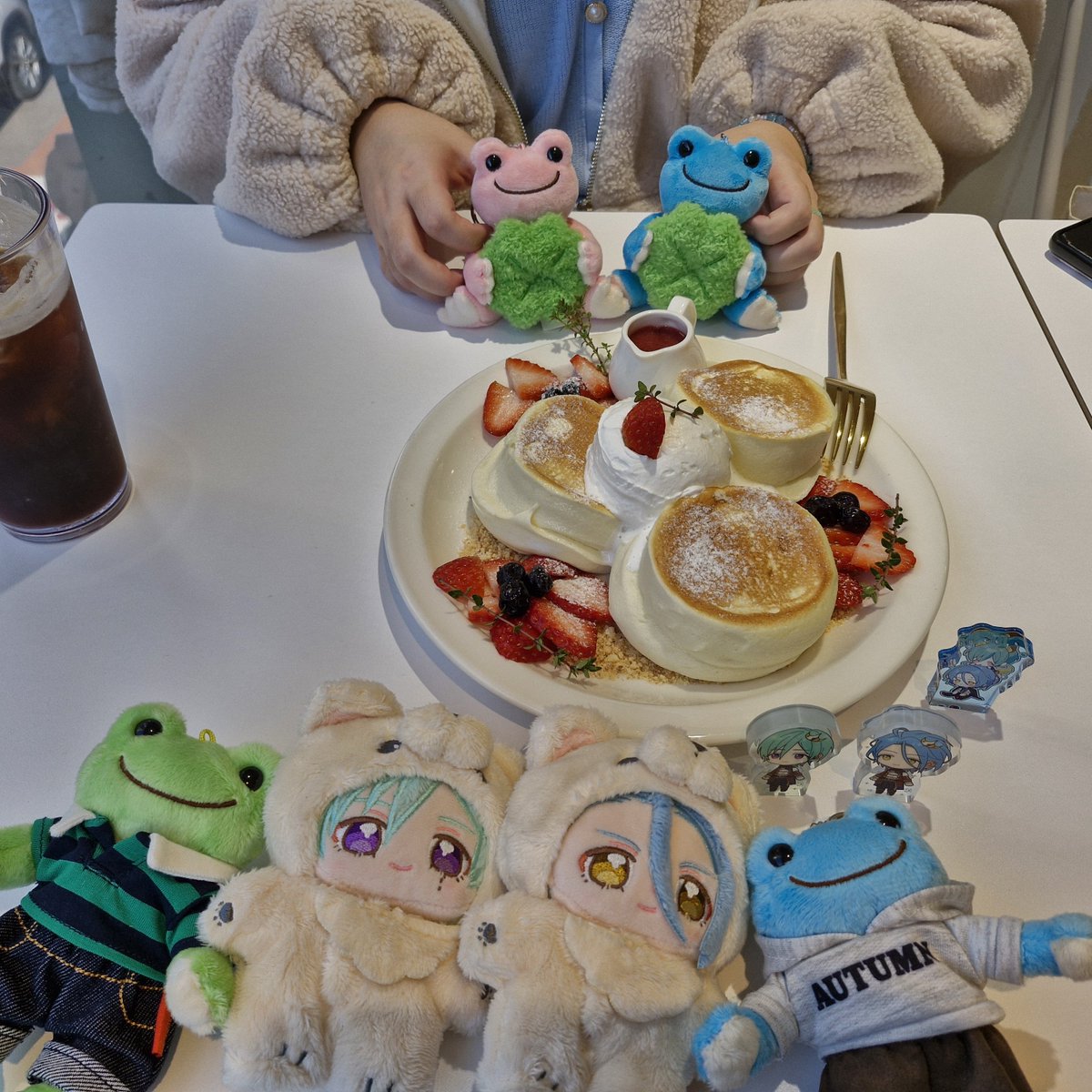 나는  민트색 트친님 하늘색 옷 입고 만난거 신기하다
나랑 영원히 타츠히메 하라는겁니다