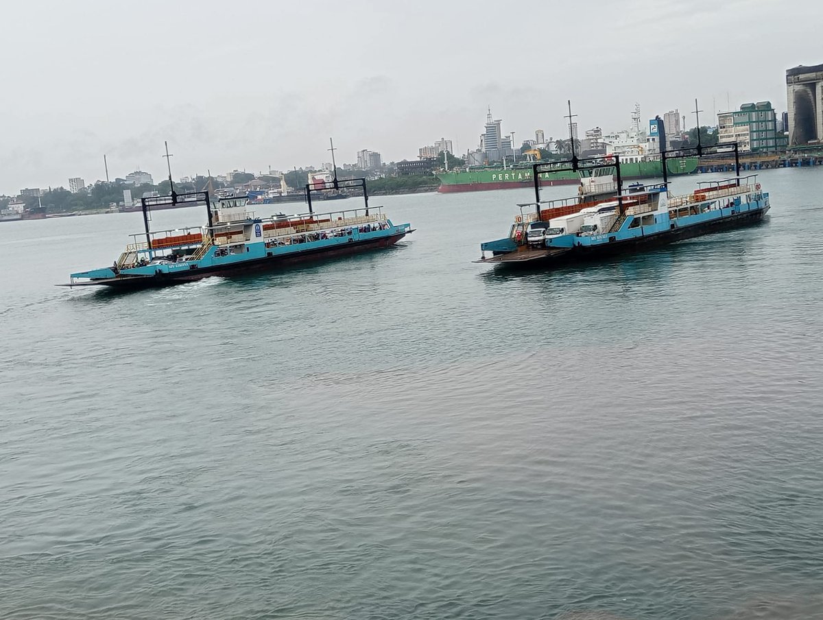 Morning after-peak operations: Three ferries running.
Safety tip: Rainy day-beware of slippery surfaces! Pedestrians, watch your step; motorists, keep engines in top shape.
#likoniferry #lifeatthesea #FerryKenya