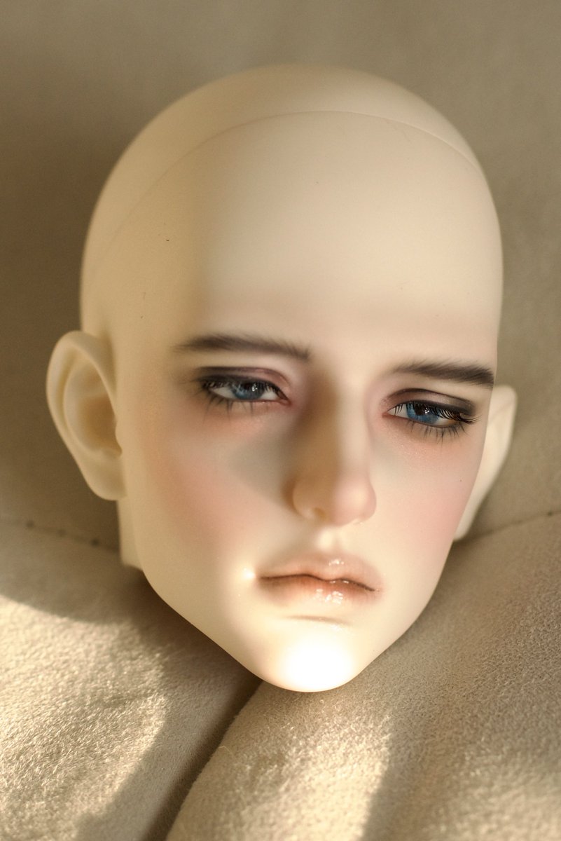 포폴을 찍었는데 잘생겼네요