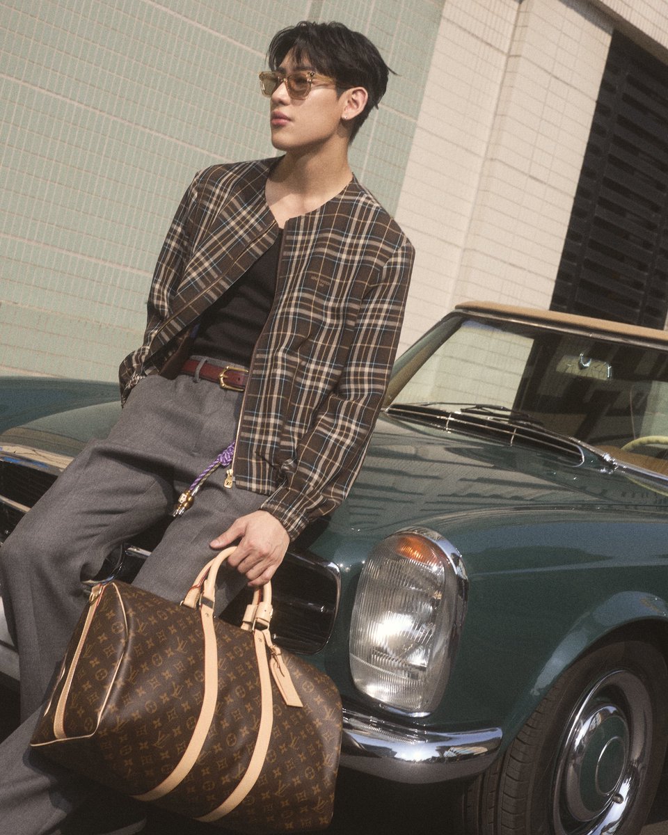 BamBam1A's tweet image. PFW season is coming
#LouisVuitton @LouisVuitton #LVMenFW26