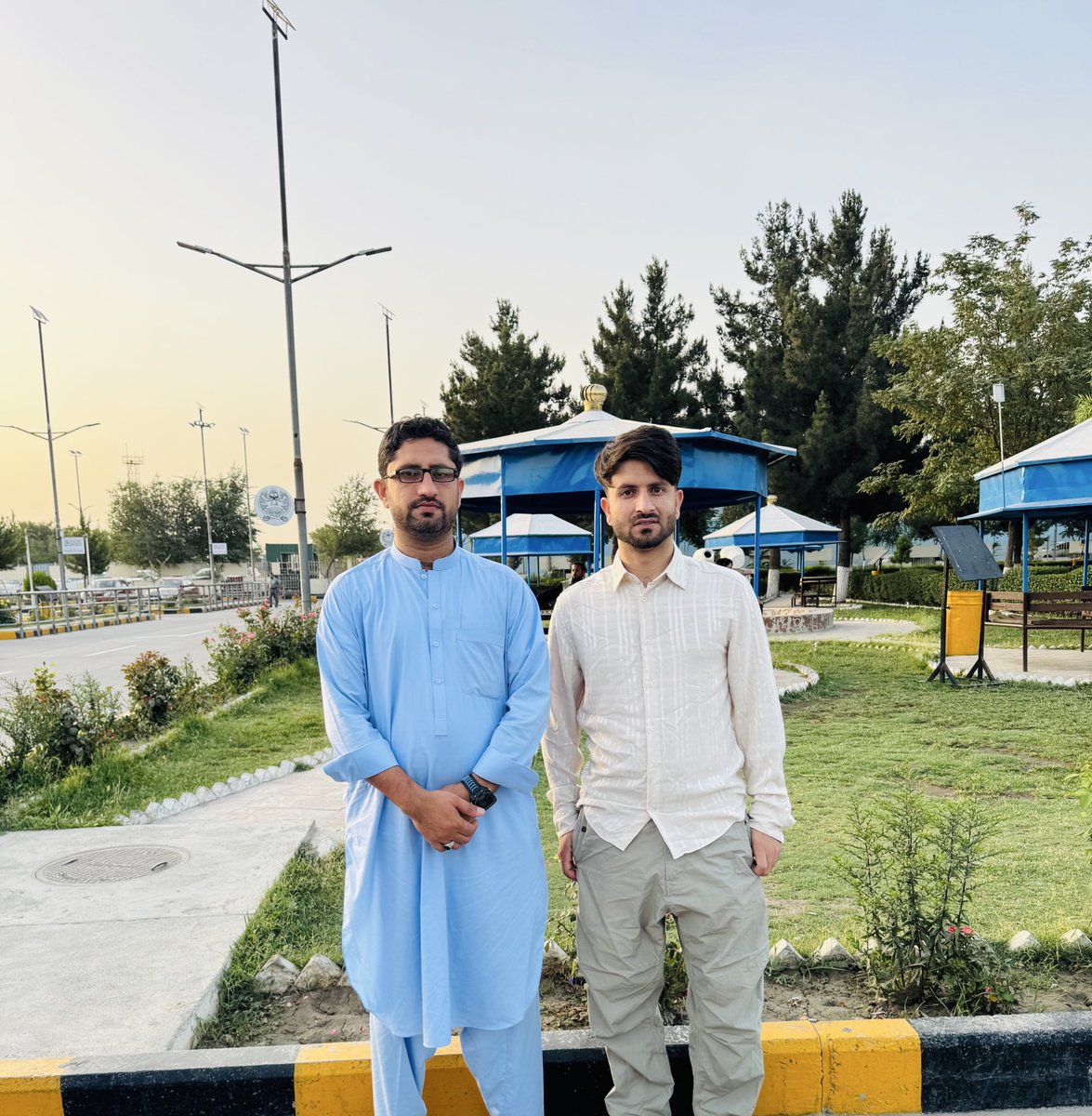 Atifshinwar's tweet photo. خه سفر ولری 
Have a safe trip Bro https://t.co/PM31bgdfjx