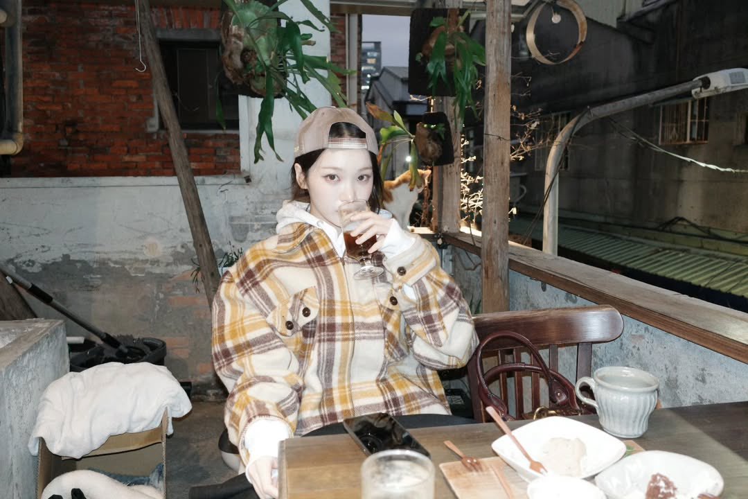 FIMBASE's tweet image. [INSTAGRAM] 260117 | _chaechae_1 
🎵 RM - Come back to me

(1/3)

#KIMCHAEWON #김채원
#LE_SSERAFIM #르세라핌