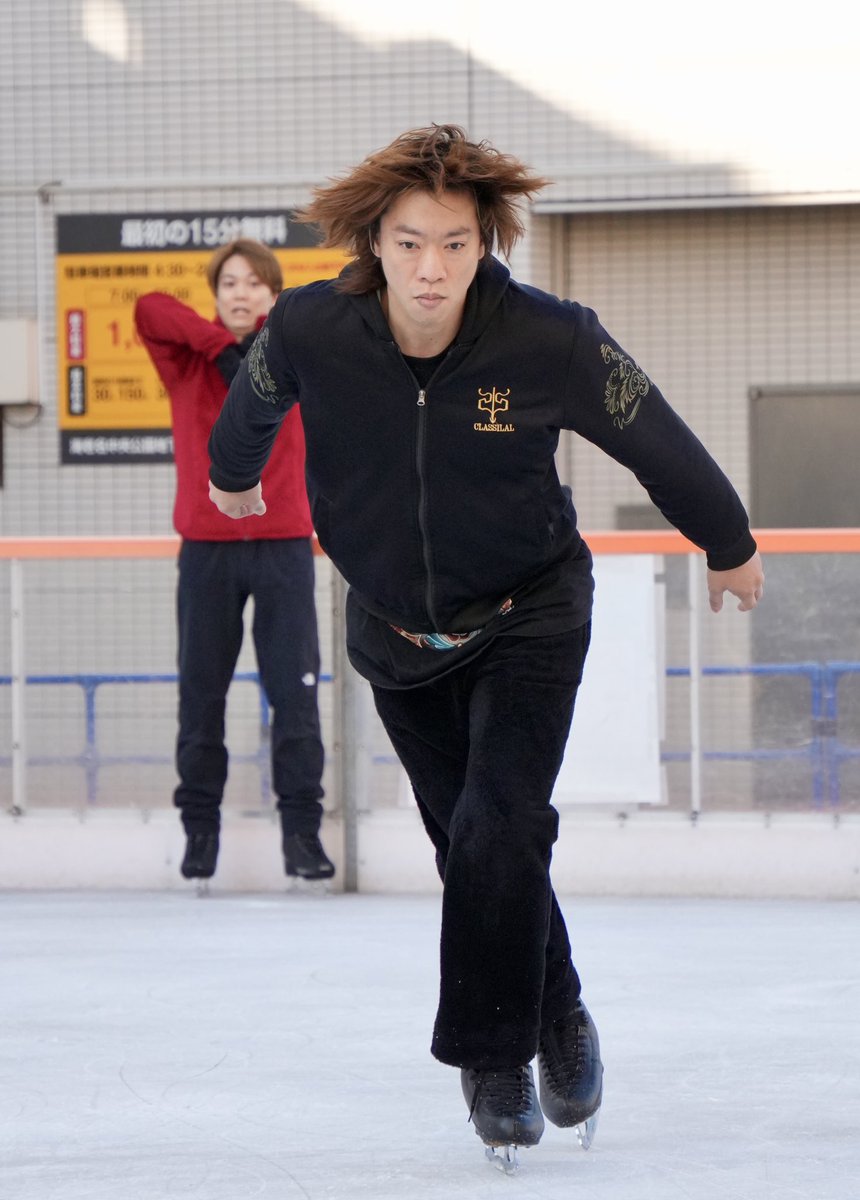 海老名ビナウォーク✨️
ちびっこ達に優しすぎるくらい優しく教えてた先生😊
2人でアイスダンスとかどうですか？😁

 #小沼祐太
 #小林宏一