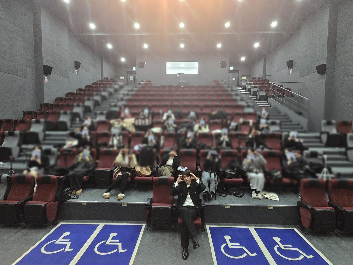 LSY_official_'s tweet image. ◾20260117 ‘Asteroid’ FANSIGN EVENT📸

마지막 까지 함께해주셔서 감사해요💛
앞으로도 계속 함께 해주실거죠😉

#이성열 #LEESUNGYEOL
#Asteroid
#매니지먼트이상
#management2sang