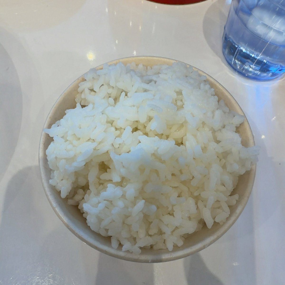 no17's tweet image. 池袋の湘聚・湖南菜館で豚肉の農家風炒め(特辣)とご飯
特辣と言いながらも別に美味しく食べられる辛さだな…と思ったら後から汗が吹き出してきた
豆豉も使われてて辛いだけじゃなく美味しいしピーマンたっぷりだからこれはサラダ